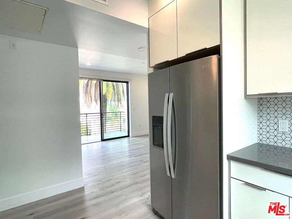 14612 Calvert Street, Unit 302 Van Nuys, CA 91411 - Photo 17 of 30