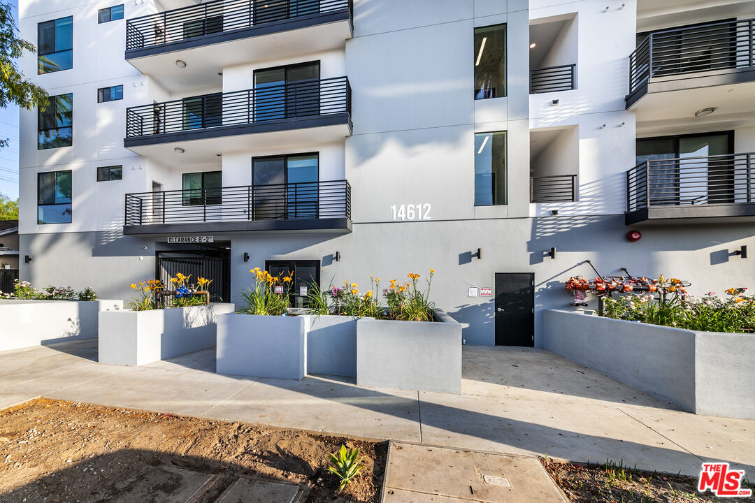 14612 Calvert Street, Unit 302 Van Nuys, CA 91411 - Photo 30 of 30