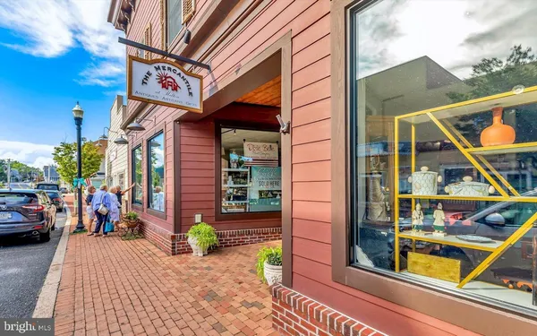 $869,000 | 142 West Shore Drive, Milton, DE 19968