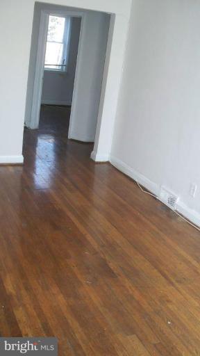 1120 Gleneagle Road Baltimore, MD 21239 - Photo 3 of 13 First Floor Living Room