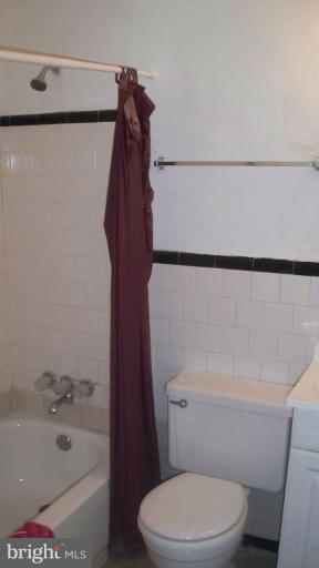 1120 Gleneagle Road Baltimore, MD 21239 - Photo 5 of 13 1st Floor Bathroom