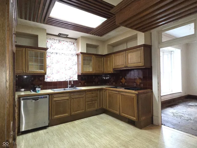 $99,000 | 518 South Harrison Street, Shelbyville, IN 46176