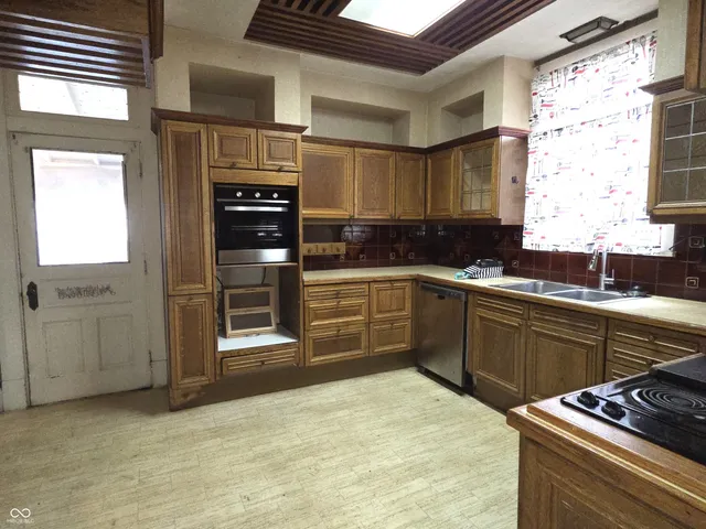 $99,000 | 518 South Harrison Street, Shelbyville, IN 46176