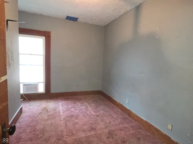 $99,000 | 518 South Harrison Street, Shelbyville, IN 46176