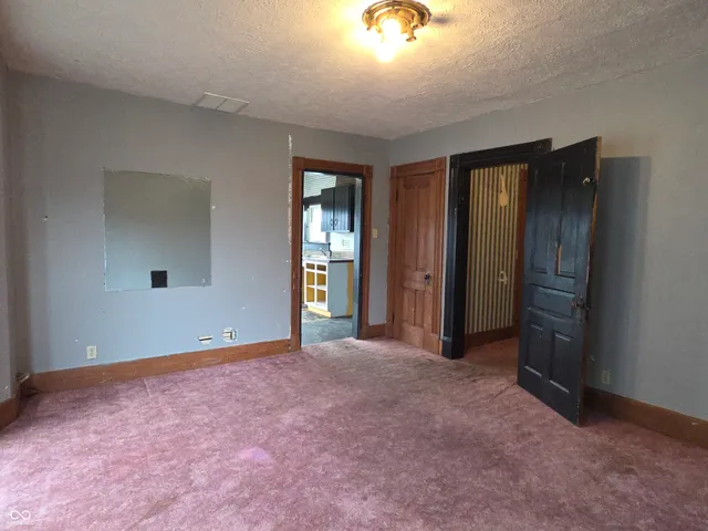 $99,000 | 518 South Harrison Street, Shelbyville, IN 46176