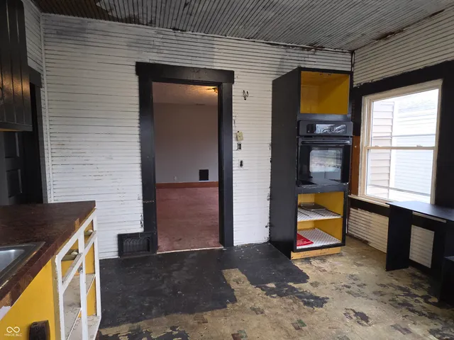 $99,000 | 518 South Harrison Street, Shelbyville, IN 46176