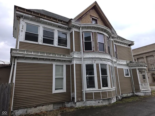 $99,000 | 518 South Harrison Street, Shelbyville, IN 46176