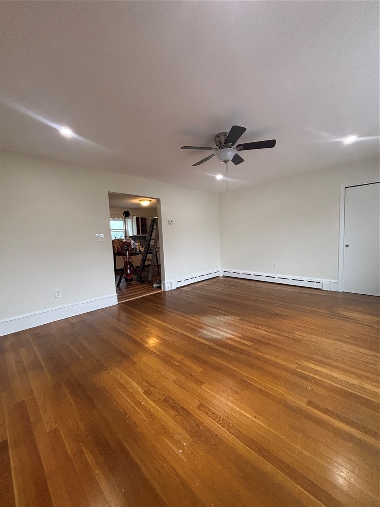 222 Main Road Tiverton, RI 02878 - Photo 7 of 44