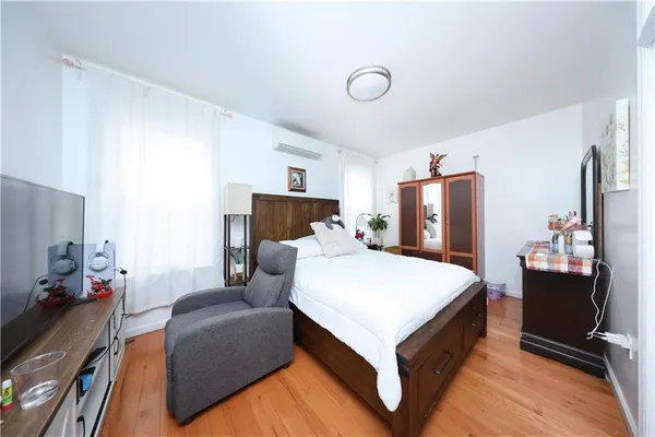$1,599,000 | 6322 23rd Avenue | Mapleton