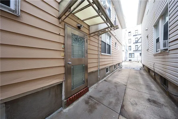 $1,599,000 | 6322 23rd Avenue | Mapleton