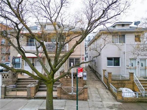 $1,599,000 | 6322 23rd Avenue | Mapleton