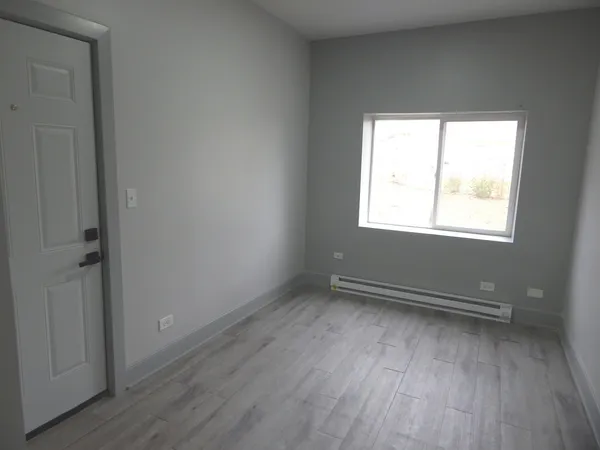 $2,100 | 303 Stone Street, Unit 1A, Joliet, IL 60435