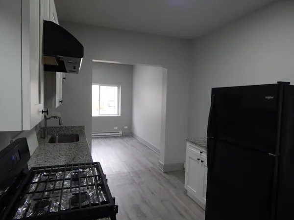 $2,100 | 303 Stone Street, Unit 1A, Joliet, IL 60435