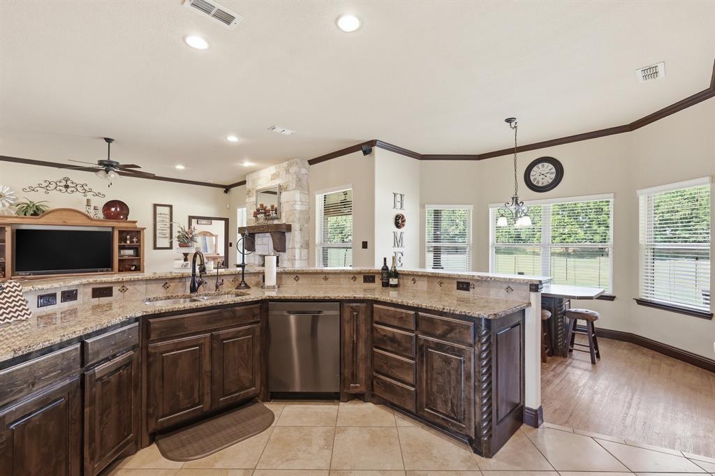 11480 Chisum Road Sanger, TX 76266 - Photo 13 of 40