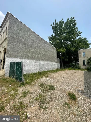 a backyard of a house