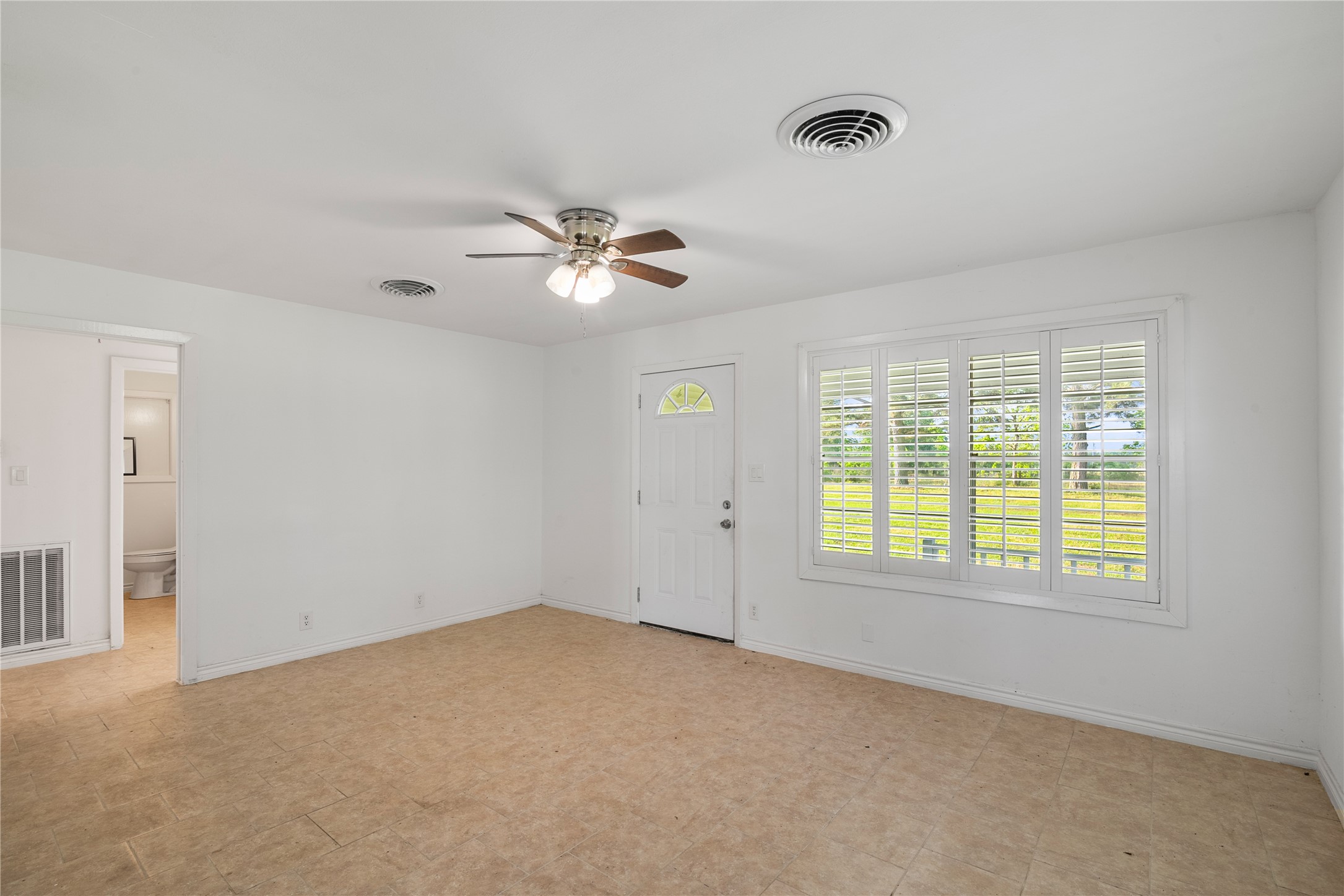 36622 Tompkins Road Hempstead, TX 77445 - Photo 19 of 46 a view of an empty room with a window