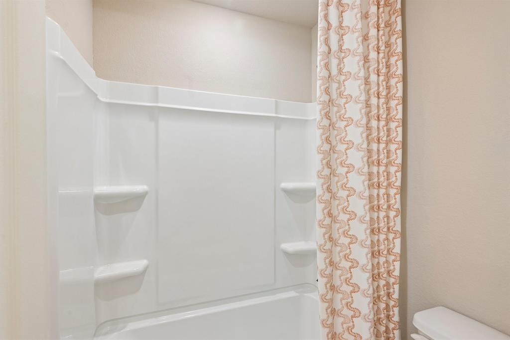 1228 Abbeygreen Road Forney, TX 75126 - Photo 26 of 31 2nd floor bathroom