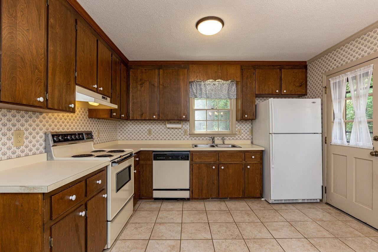 7413 Old Fox Trail Raleigh, NC 27613 - Photo 11 of 47 Photo 11