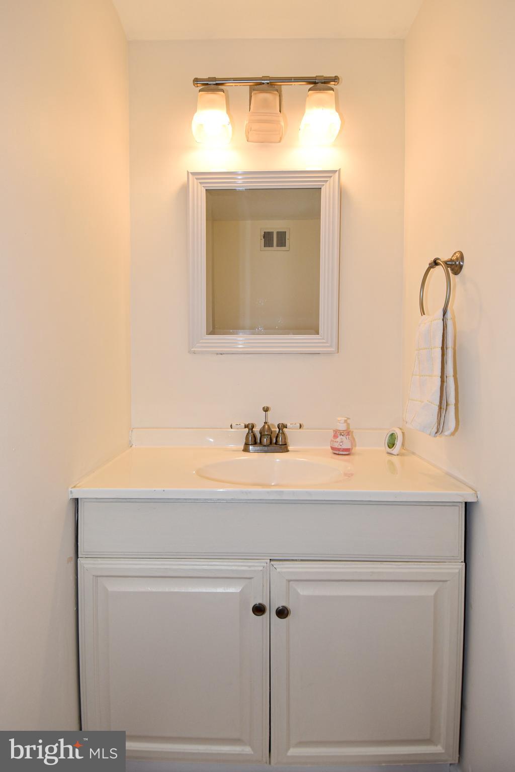 8482 Stonewall Road Manassas, VA 20110 - Photo 21 of 36 Half bath