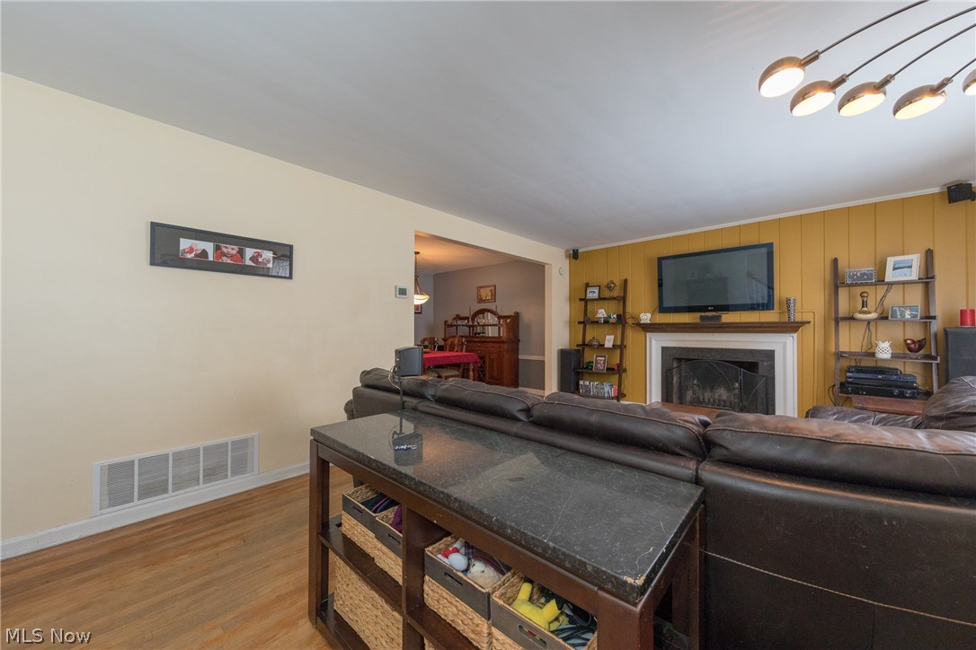 4540 Greenwold Road South Euclid, OH 44121 - Photo 9 of 34 living room