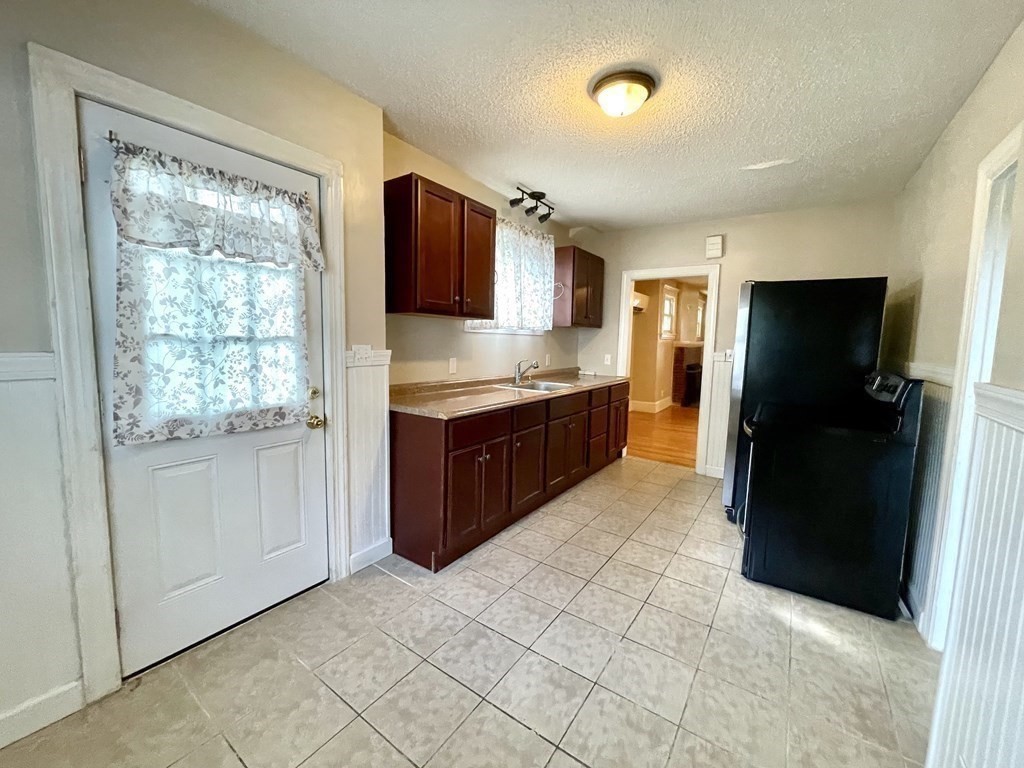 1341 Bay Street Springfield, MA 01109 - Photo 11 of 36 Gallery Image 11
