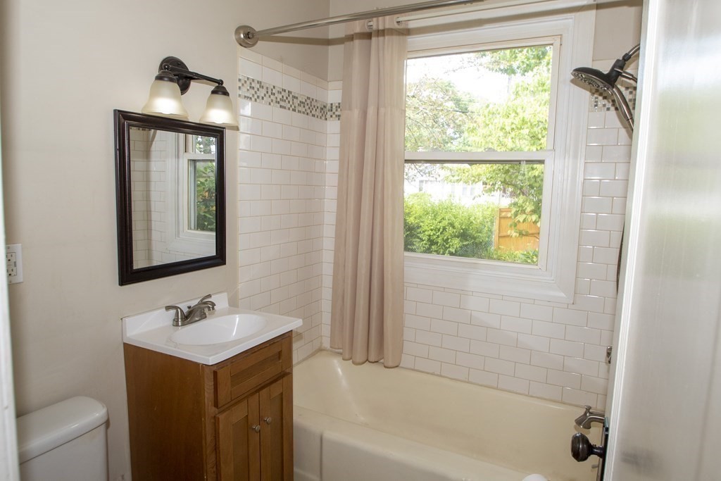 1341 Bay Street Springfield, MA 01109 - Photo 17 of 36 Gallery Image 17