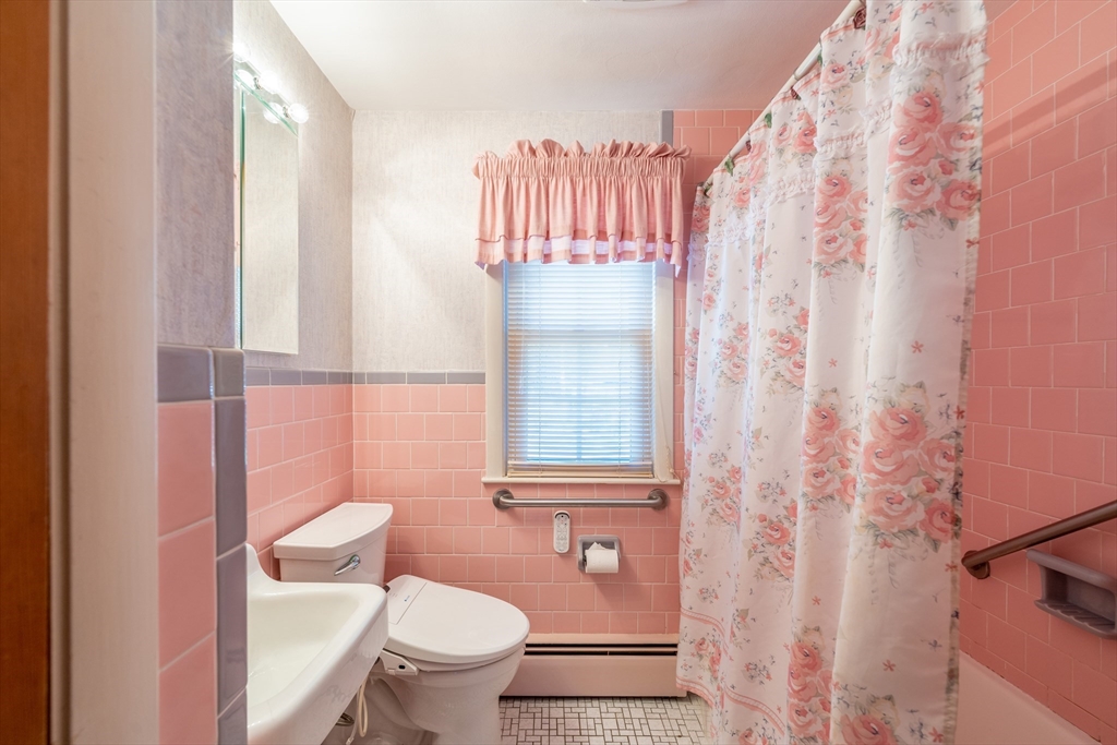 16 Sonia Street Springfield, MA 01119 - Photo 11 of 42