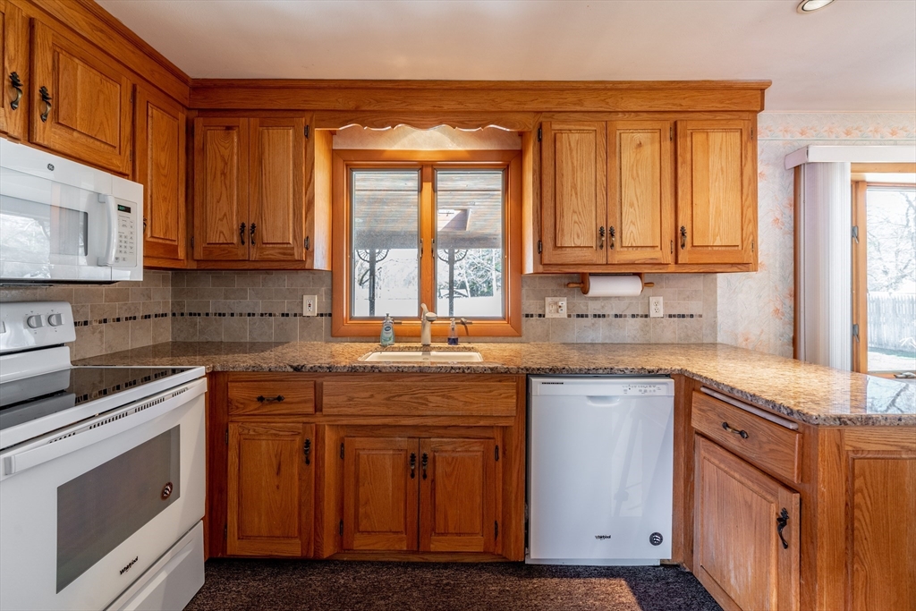 16 Sonia Street Springfield, MA 01119 - Photo 24 of 42