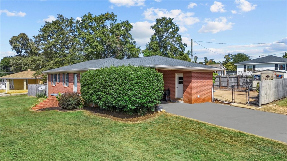 101 Pleasant Drive Seneca, SC 29678 - Photo 2 of 36
