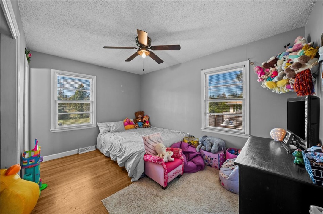 101 Pleasant Drive Seneca, SC 29678 - Photo 21 of 36