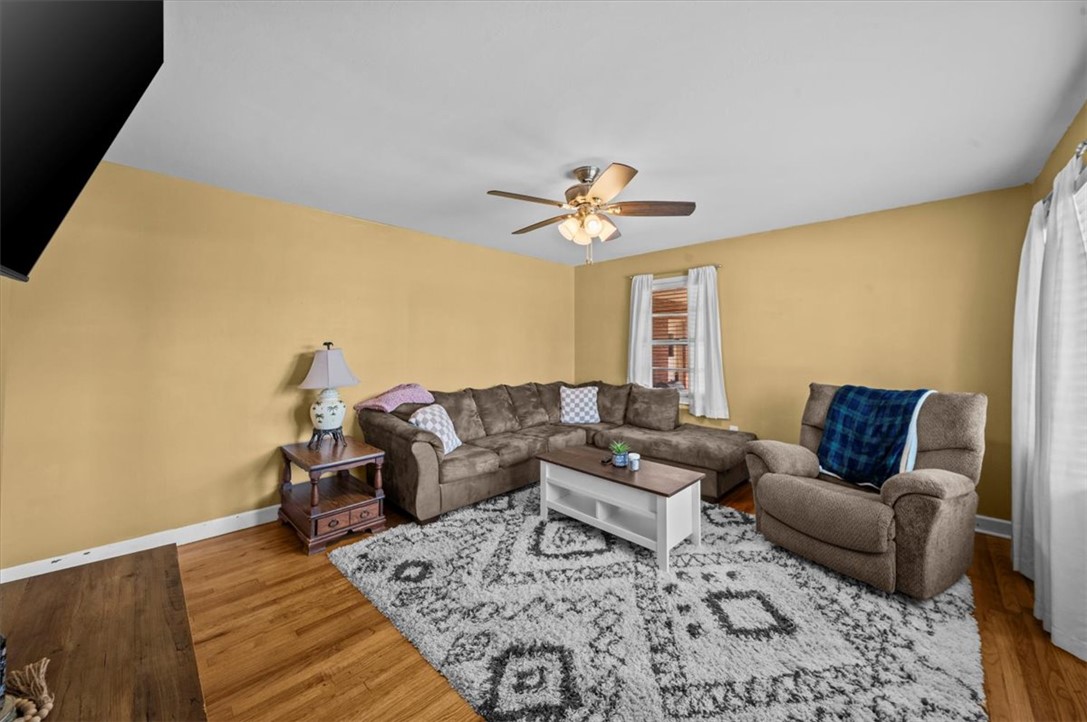 101 Pleasant Drive Seneca, SC 29678 - Photo 4 of 36