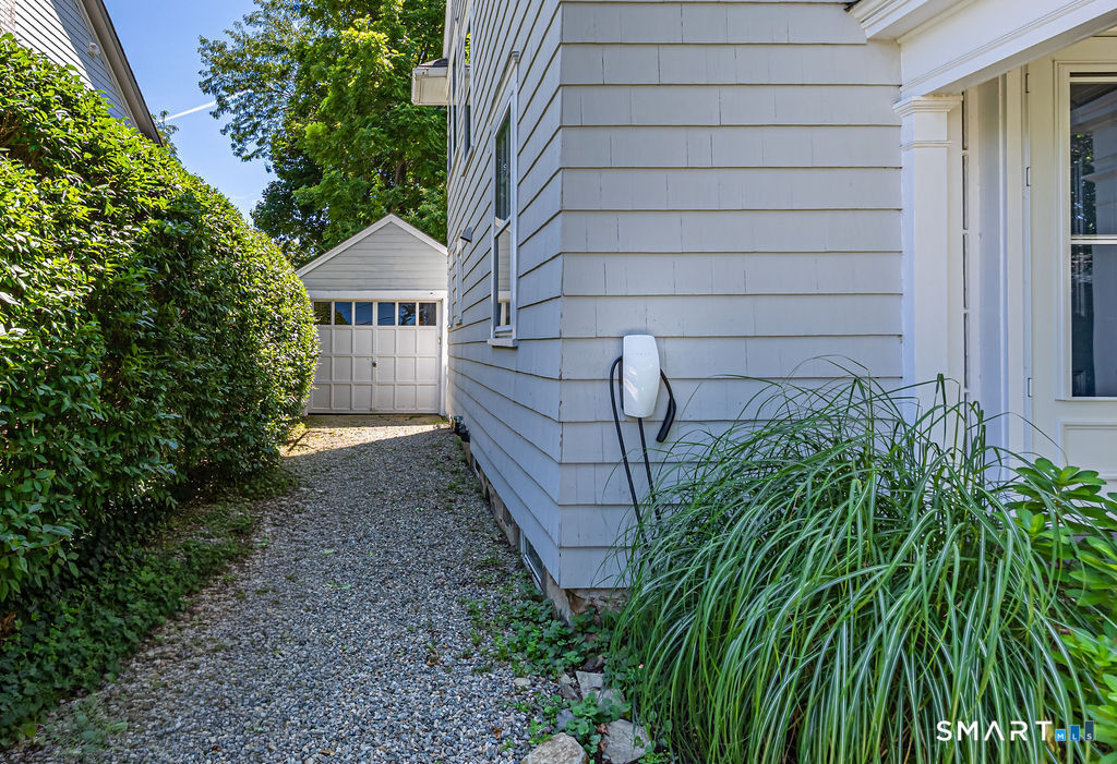 12 Roosevelt Road Westport, CT 06880 - Photo 21 of 25 Gallery Image 21