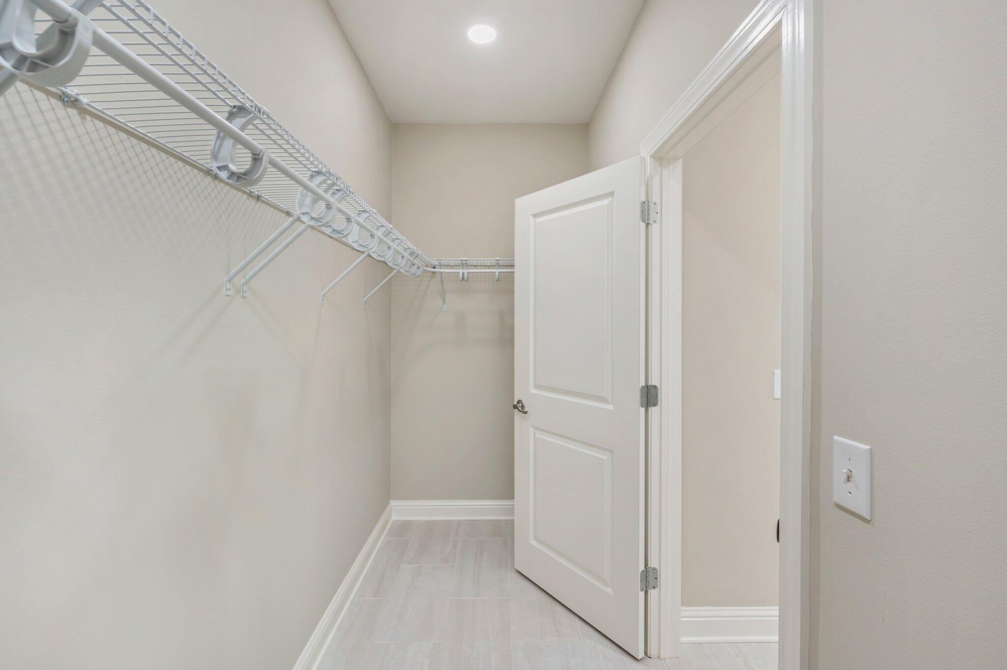 6043 Sand Hill Road Crestview, FL 32539 - Photo 24 of 36 a view of small space