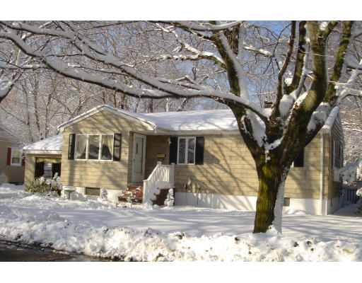 32 Longmeadow Road Beverly, MA 01915 - Photo 2 of 24 Gallery Image 2
