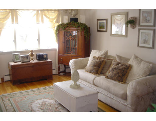 32 Longmeadow Road Beverly, MA 01915 - Photo 5 of 24 Gallery Image 5
