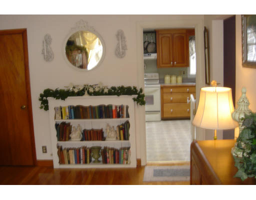 32 Longmeadow Road Beverly, MA 01915 - Photo 7 of 24 Gallery Image 7