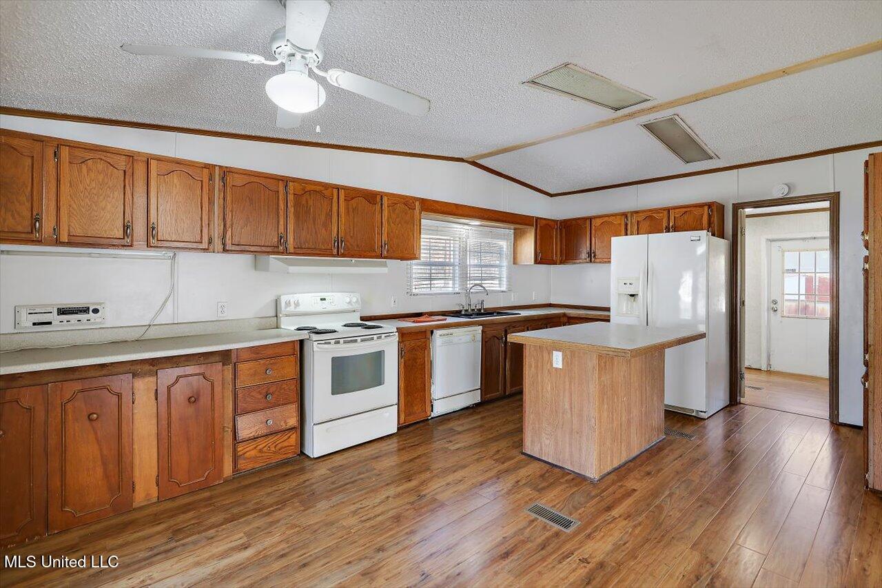 116 A Lakeshore Road Pelahatchie, MS 39145 - Photo 9 of 27 09-116 Lakeshore Rd