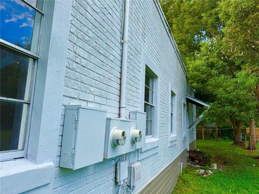 412 Bay Street Northwest Fort Meade, FL 33841 - Photo 14 of 14 a view of a house with wooden deck