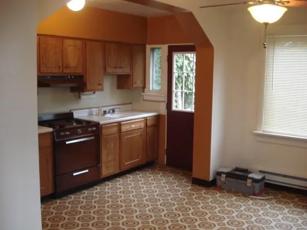 $900 | 103 Virginia Avenue, Unit 1, Pittsburgh, PA 15211