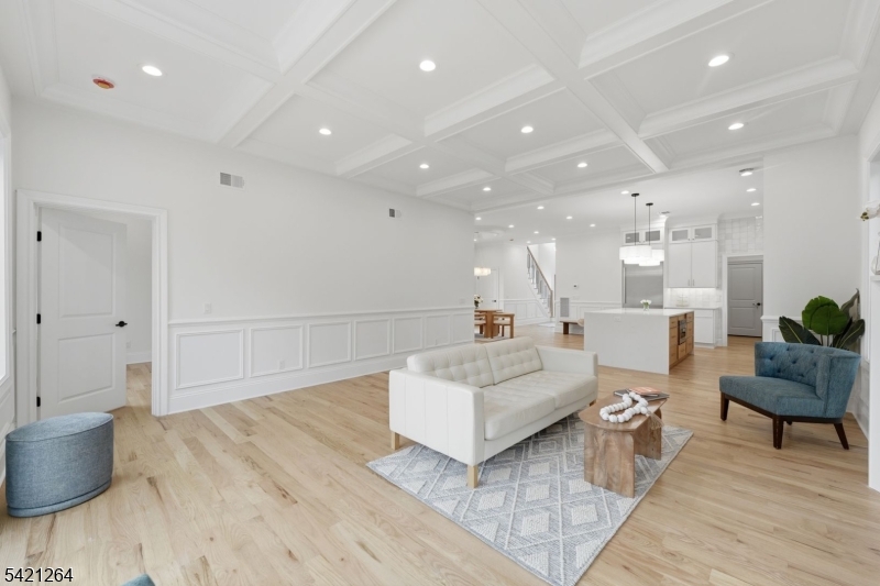 13 Harding Place Livingston, NJ 07039 - Photo 17 of 46