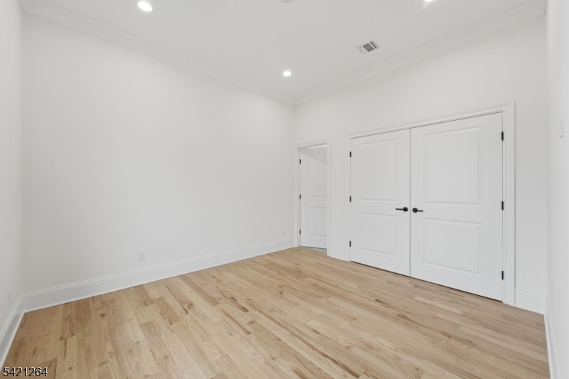 13 Harding Place Livingston, NJ 07039 - Photo 19 of 46