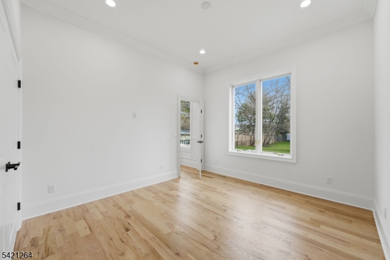 13 Harding Place Livingston, NJ 07039 - Photo 20 of 46