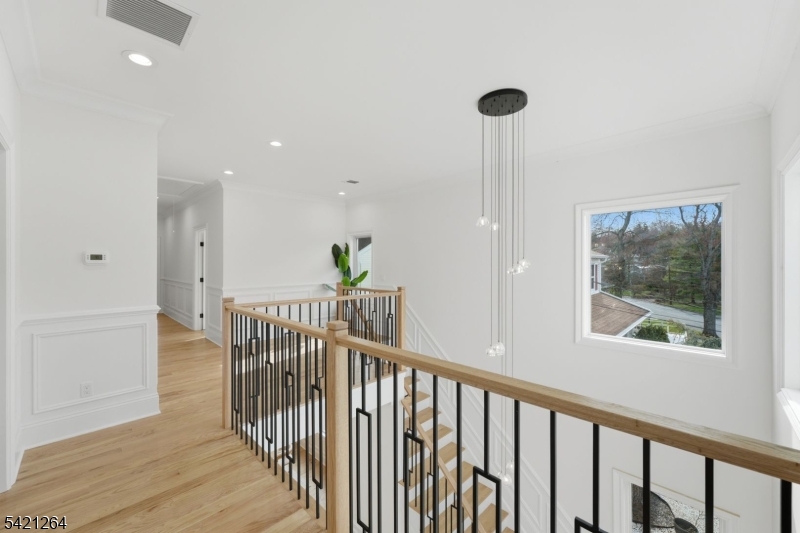 13 Harding Place Livingston, NJ 07039 - Photo 23 of 46