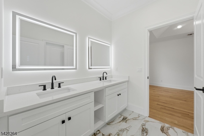 13 Harding Place Livingston, NJ 07039 - Photo 26 of 46