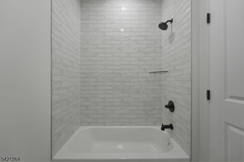 13 Harding Place Livingston, NJ 07039 - Photo 27 of 46