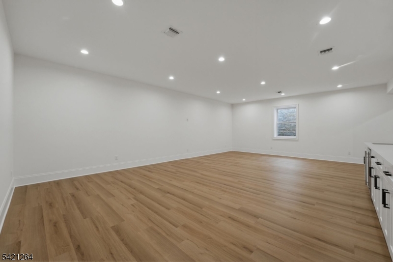 13 Harding Place Livingston, NJ 07039 - Photo 42 of 46