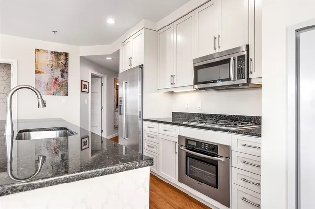 $699,000 | 100 Exchange Street, Unit 1307, Providence, RI 02903