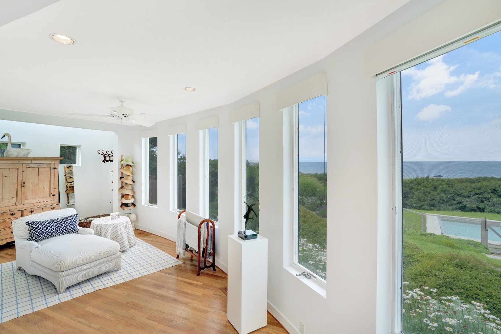 49 Tilton Road Chilmark, MA 02535 - Photo 20 of 47 Primary Bedroom Sitting Area
