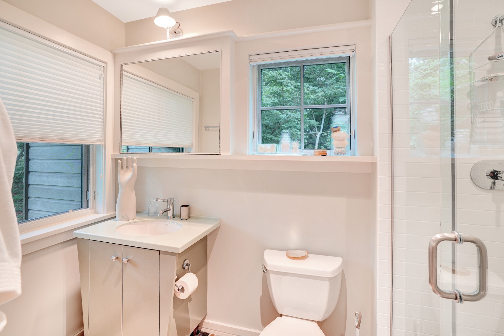 49 Tilton Road Chilmark, MA 02535 - Photo 36 of 47 Guest House #2 Full Bath