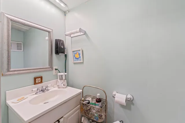 $599,000 | 506 Main Street, Wayne, ME 04284